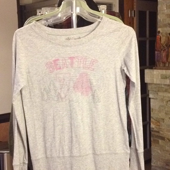 Old Navy Tops - Old Navy Large top good condition